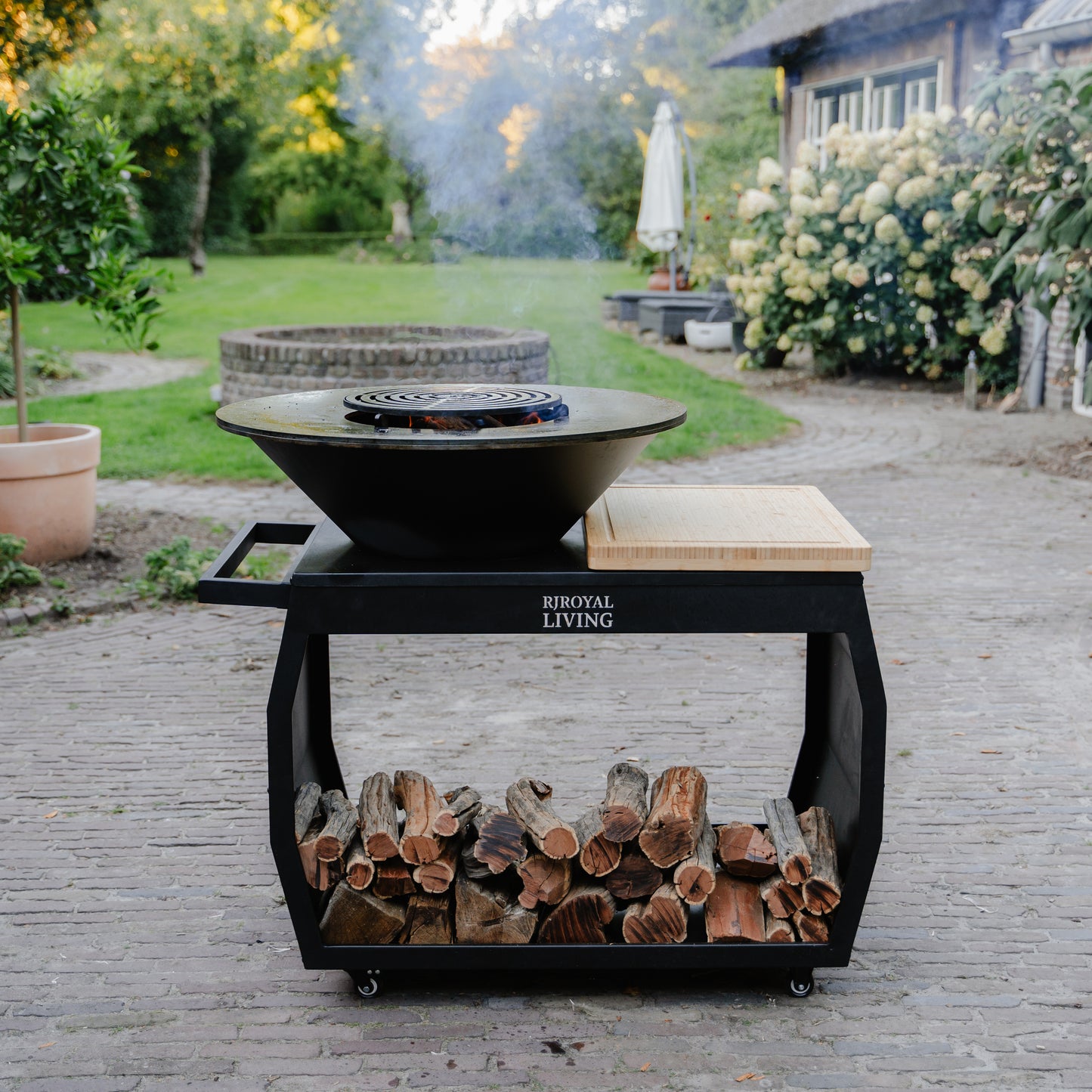 BBQ Plancha Grill Big Jack Black 2.0 - Con tapa y leñero