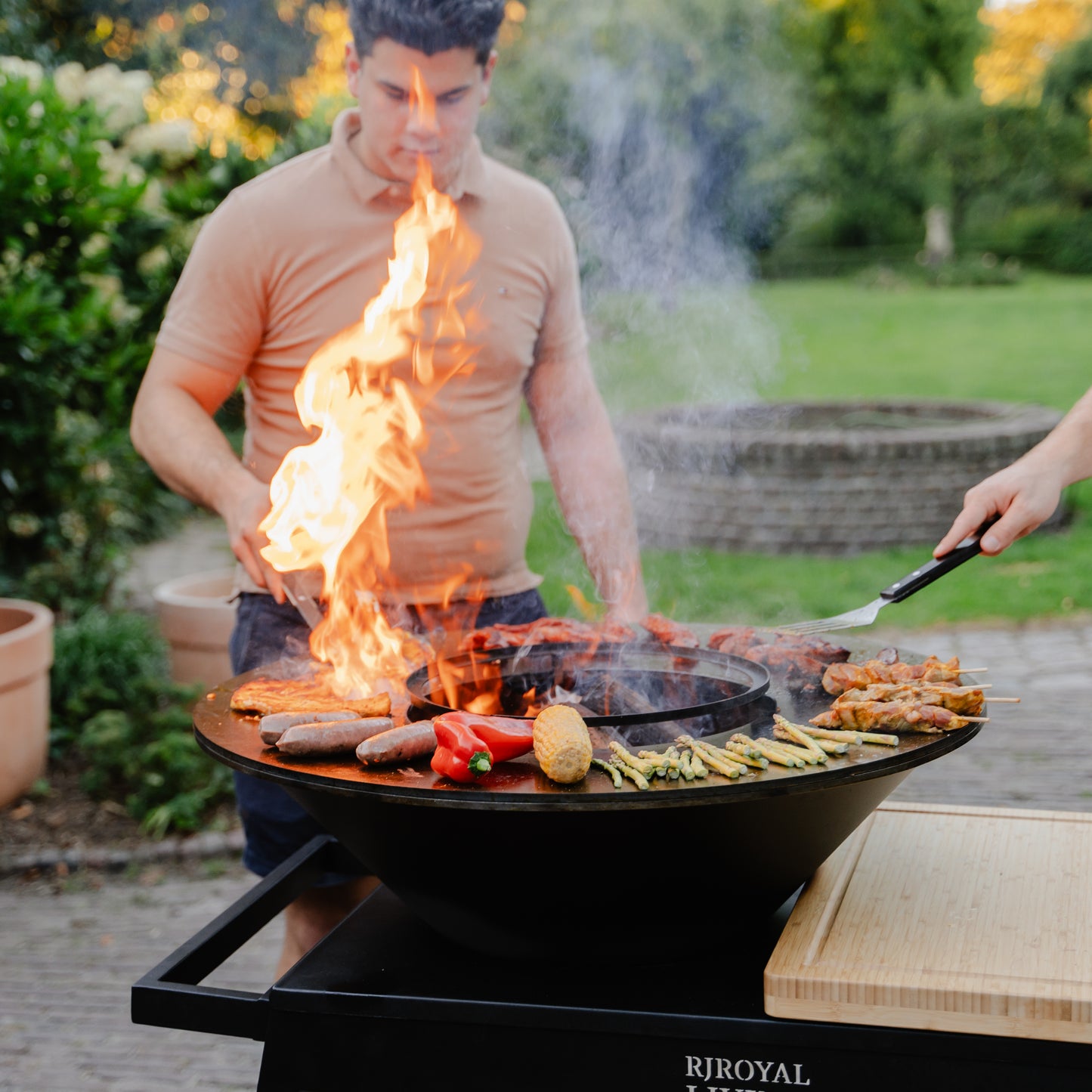BBQ Plancha Grill Big Jack Black 2.0 - Con tapa y leñero