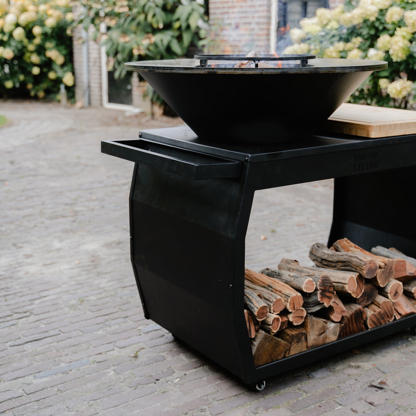 BBQ Plancha Grill Big Jack Black 2.0 - Con tapa y leñero