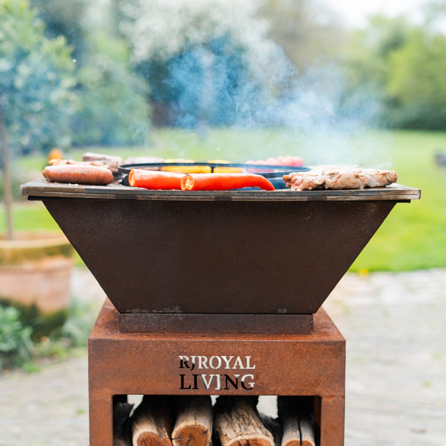 BBQ Plancha Grill Acero Corten Bilbao - Con tapa y depósito de leña 65 x 65cm