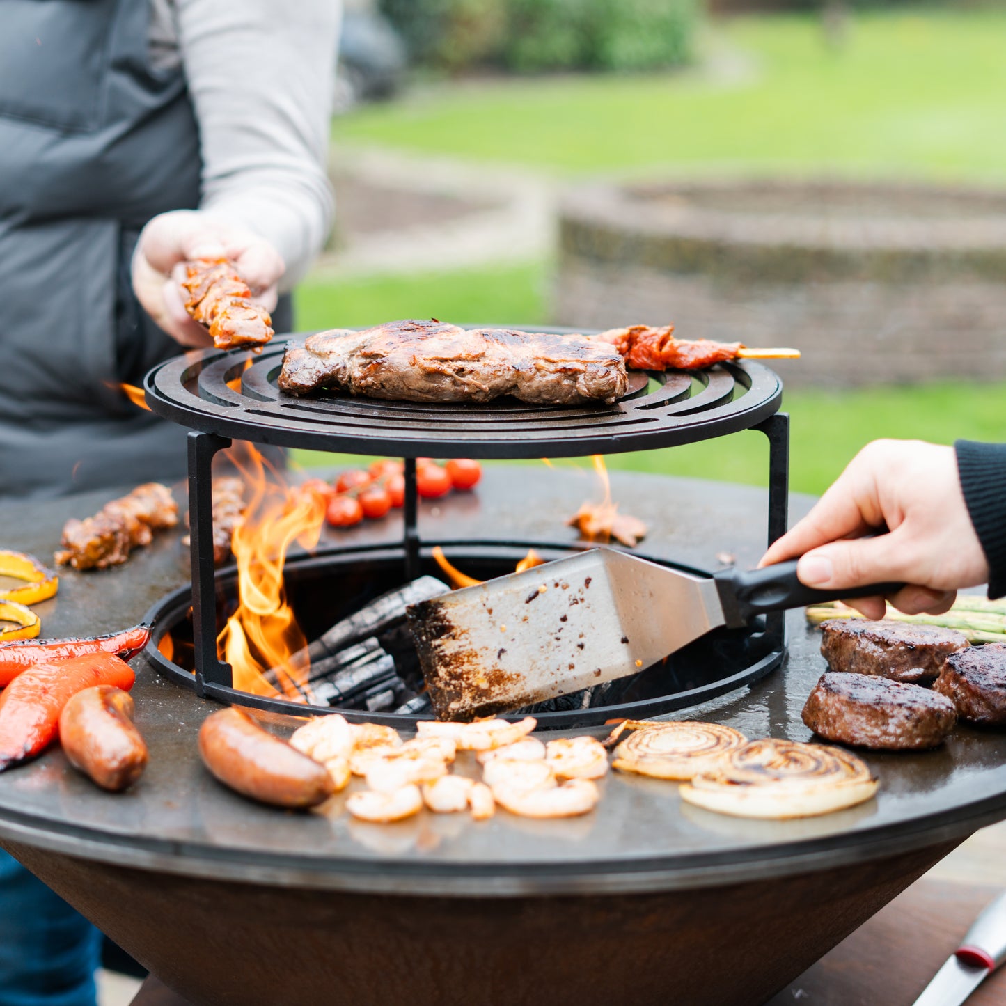 Brasero BBQ Plancha Grill Compañero XXL Acero Corten - Con tapa y depósito de leña Ø80cm