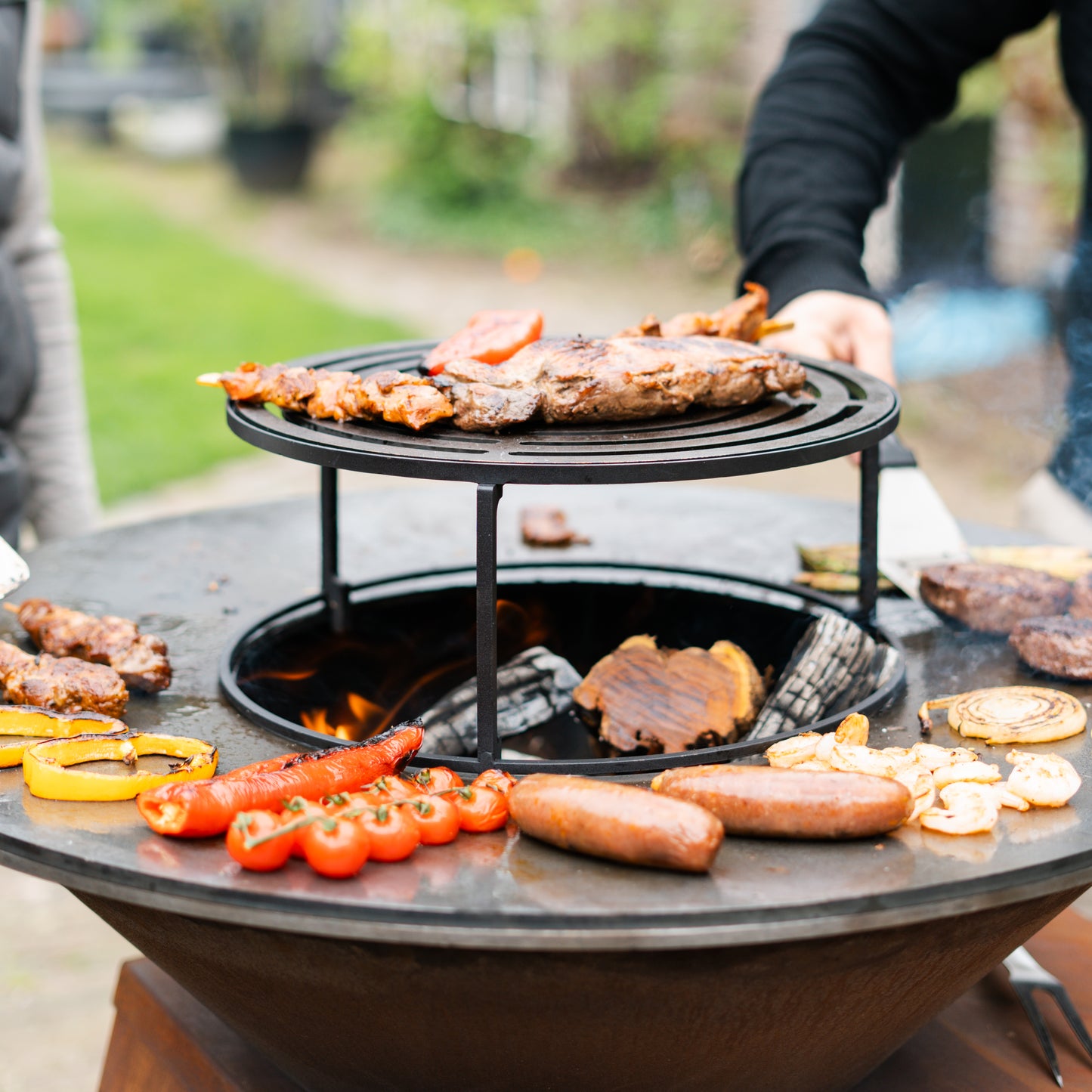Brasero BBQ Plancha Grill Compañero XXL Acero Corten - Con tapa y depósito de leña Ø80cm