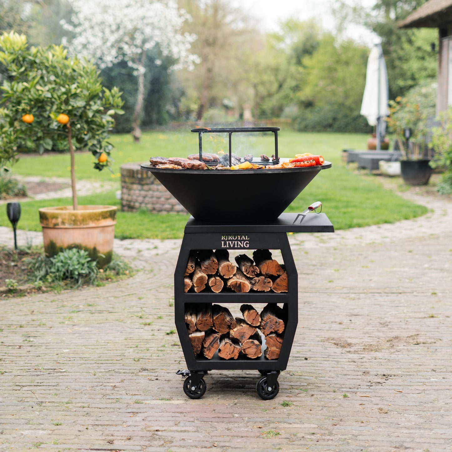 Brasero BBQ Plancha Grill Compañero XXL Blackline - Con tapa y depósito de leña Ø80cm
