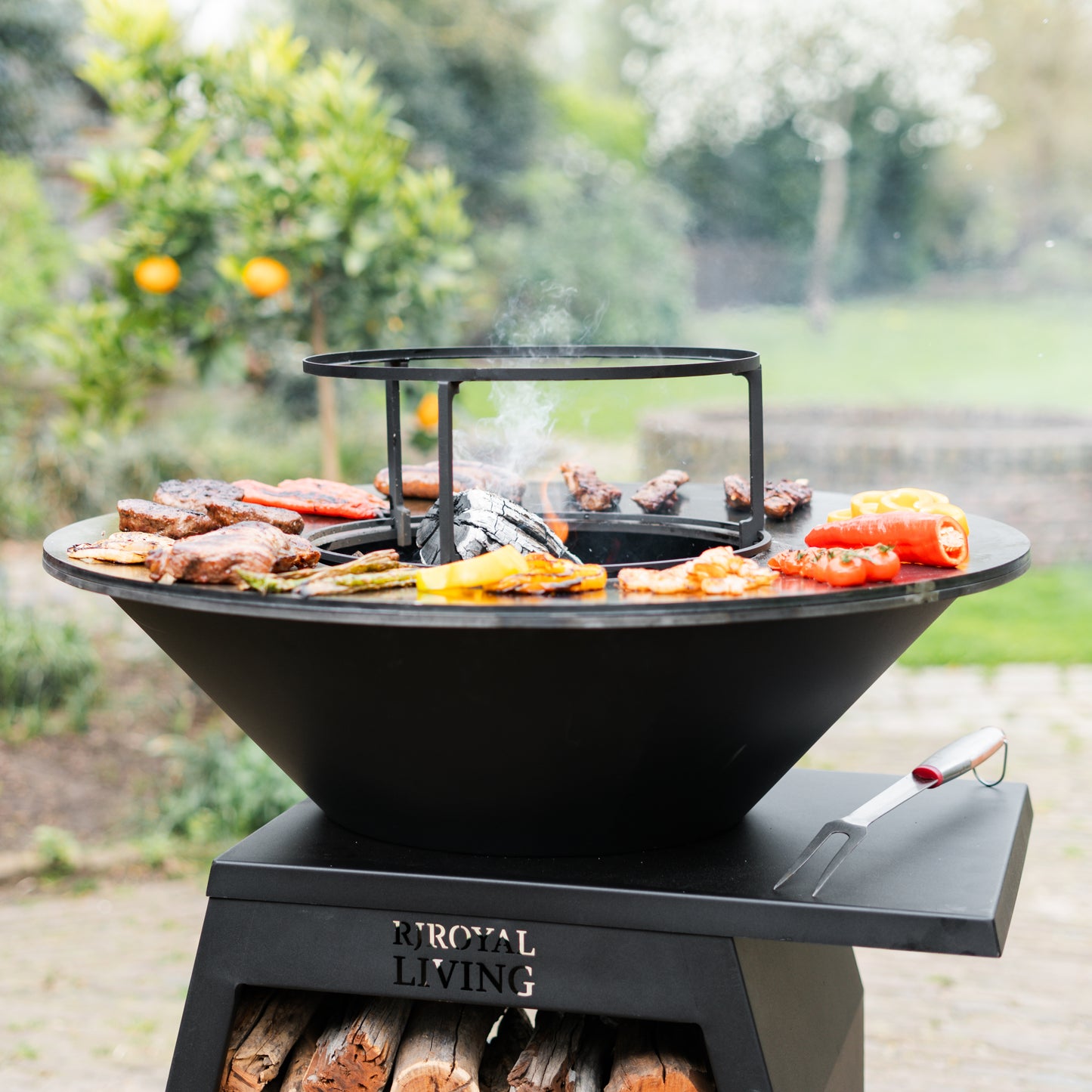 Brasero BBQ Plancha Grill Compañero XXL Blackline - Con tapa y depósito de leña Ø80cm