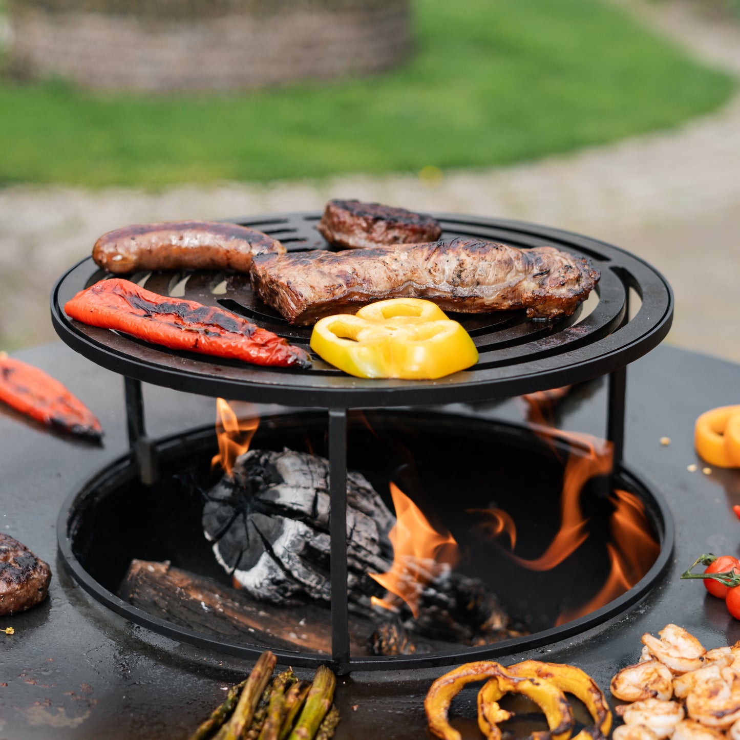 Brasero BBQ Plancha Grill Compañero XXL Blackline - Con tapa y depósito de leña Ø80cm