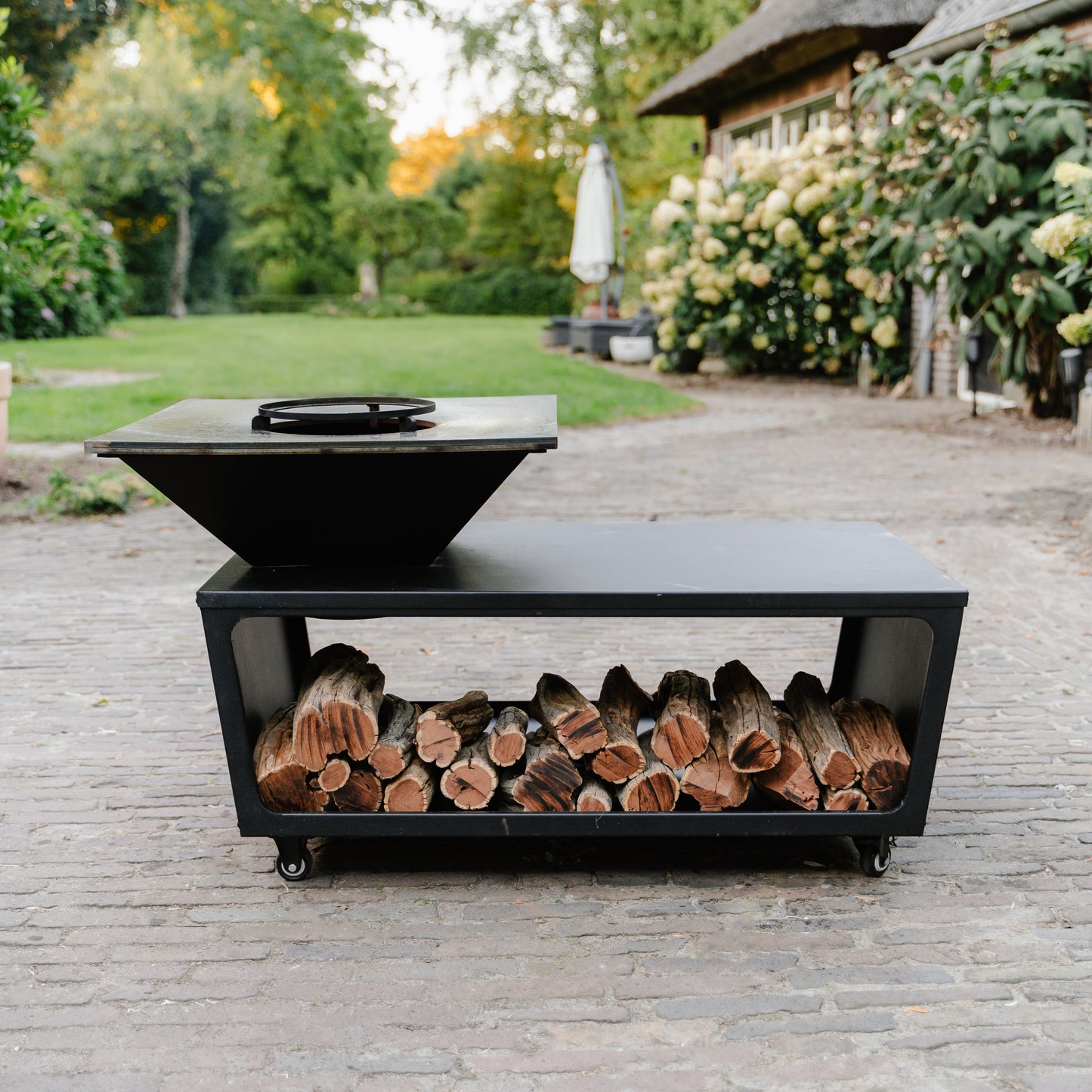Brasero BBQ Plancha Grill Compañía - con tapa y depósito de leña 60Ø - Sin Tabla Cortar