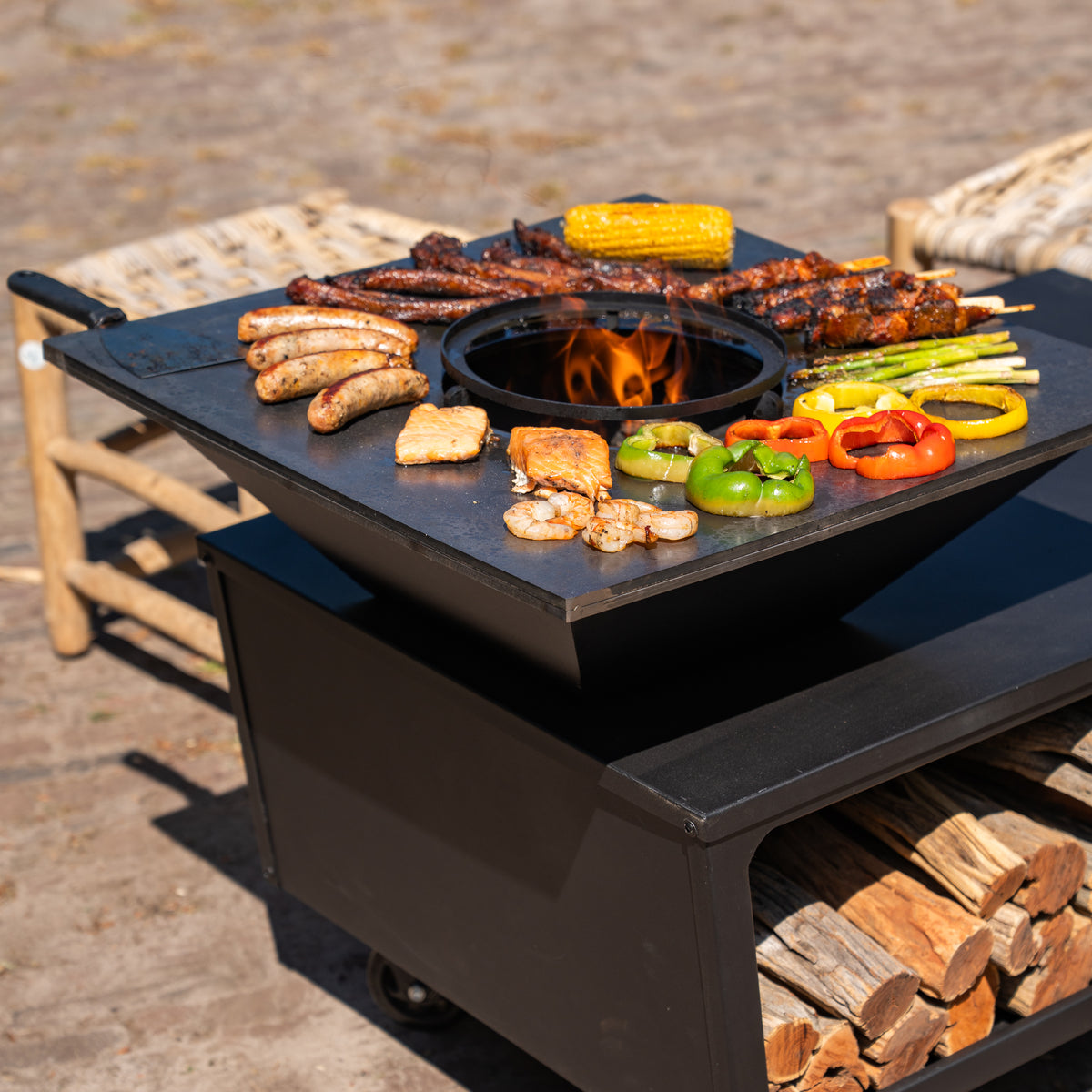 BBQ Plancha Grill Compañía - con funda y leñero 60Ø - Con Tabla de Cortar