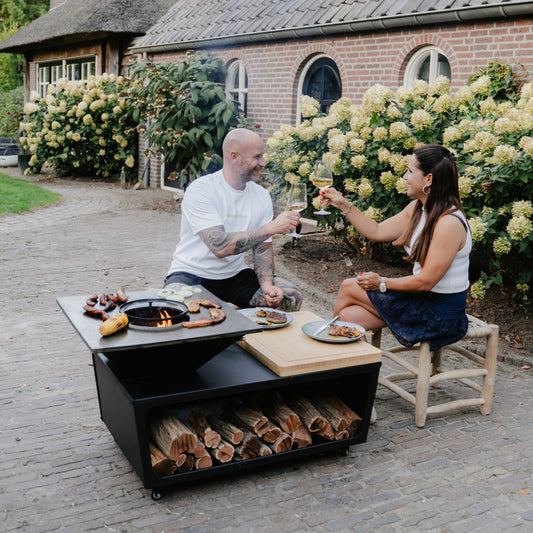 Brasero BBQ Plancha Grill Compañía - con tapa y depósito de leña 60Ø - Con Tabla Cortar
