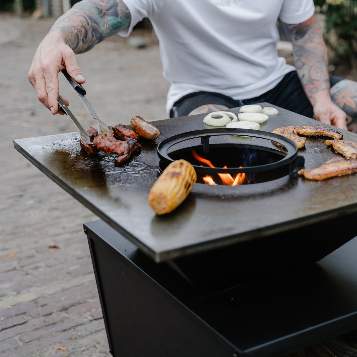 Brasero BBQ Plancha Grill Compañía - con tapa y depósito de leña 60Ø - Sin Tabla Cortar