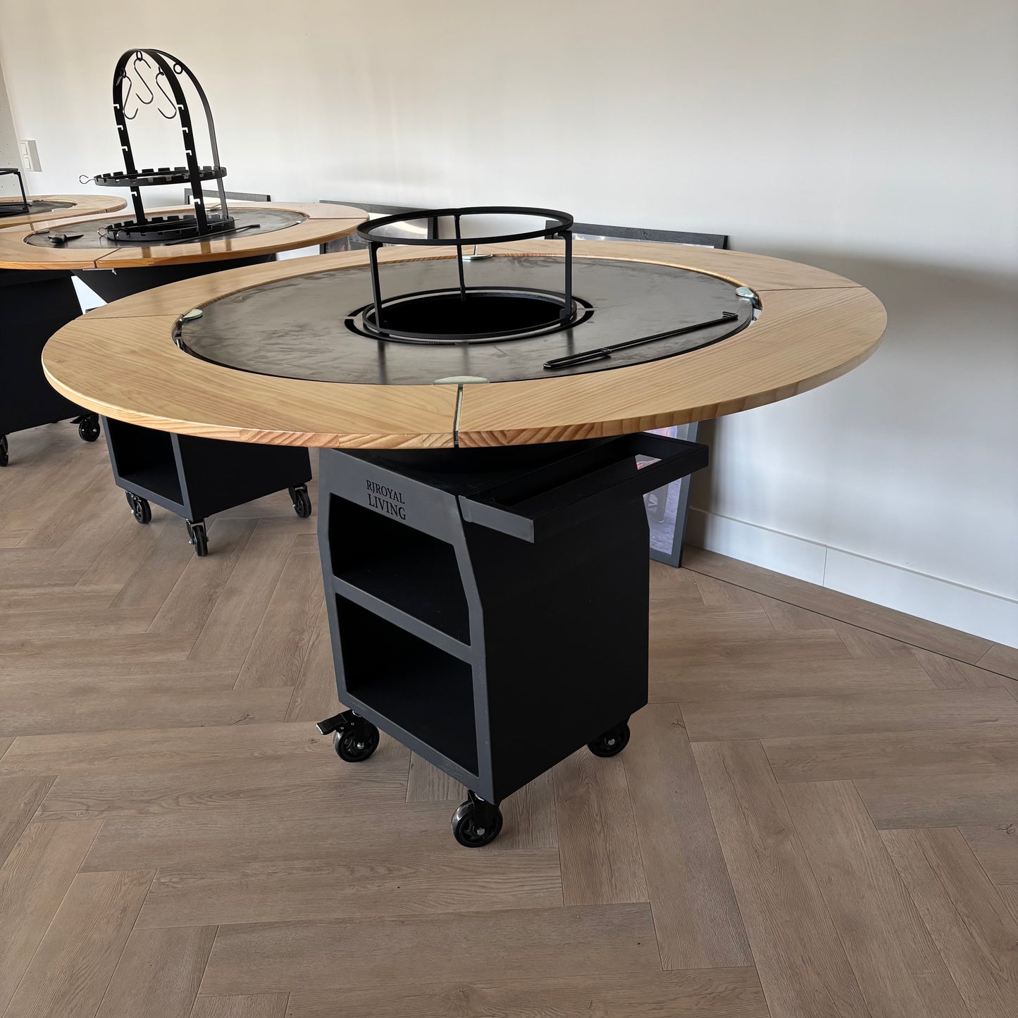 BBQ Plancha Grill Maestro XXXL Ø100cm Blackline - Con Borde de Madera Mesa