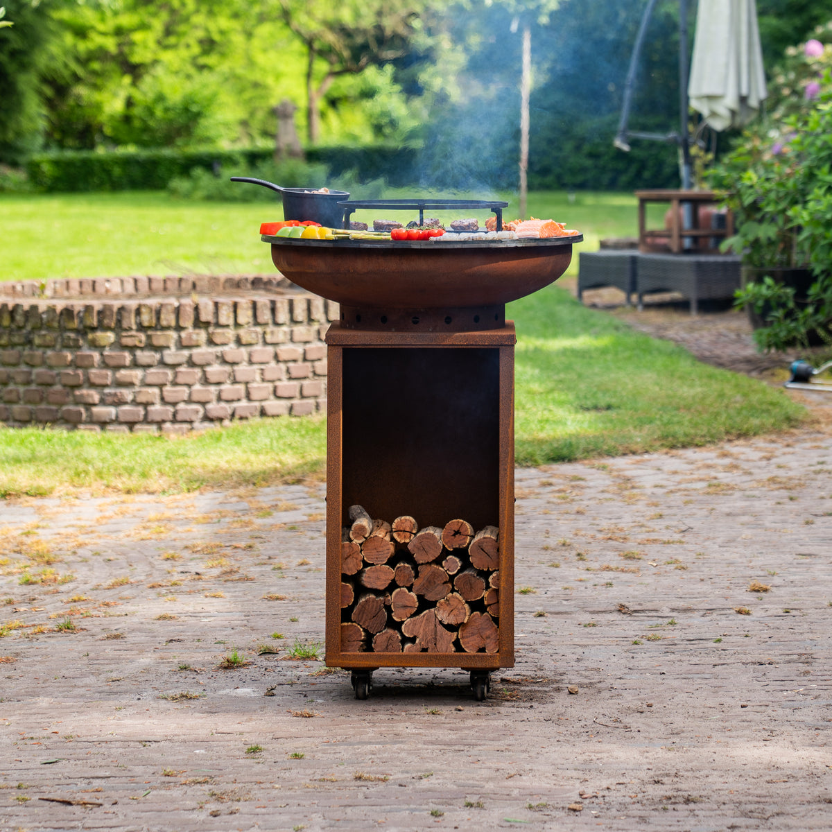 Barbacoa Plancha Grill Acero Corten 8mm Camarada 2.0 - Con atizador y leñero Ø70cm