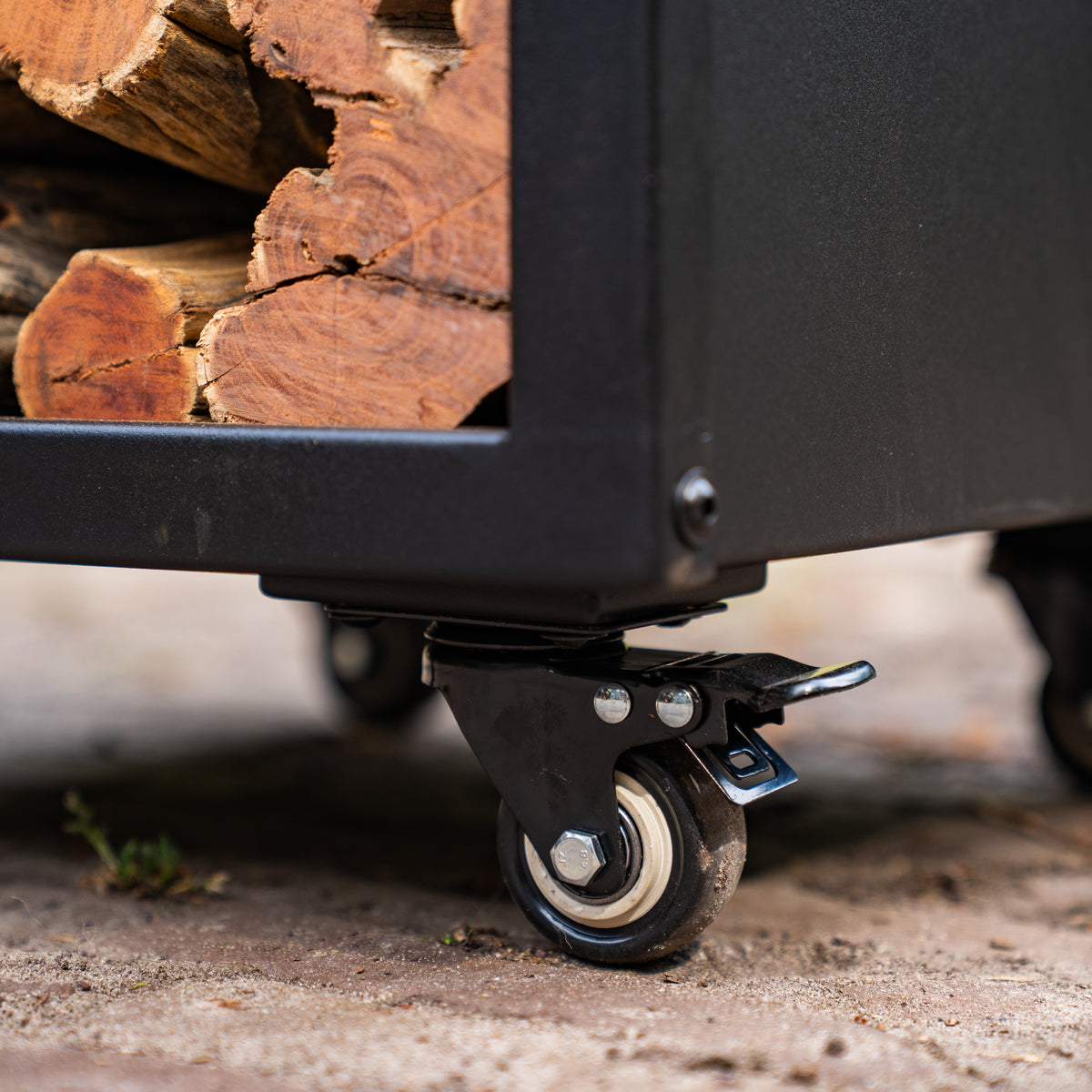 Barbacoa Plancha Grill Acero Corten Blackline 8mm Camarada 2.0 - Con atizador y leñero Ø70cm