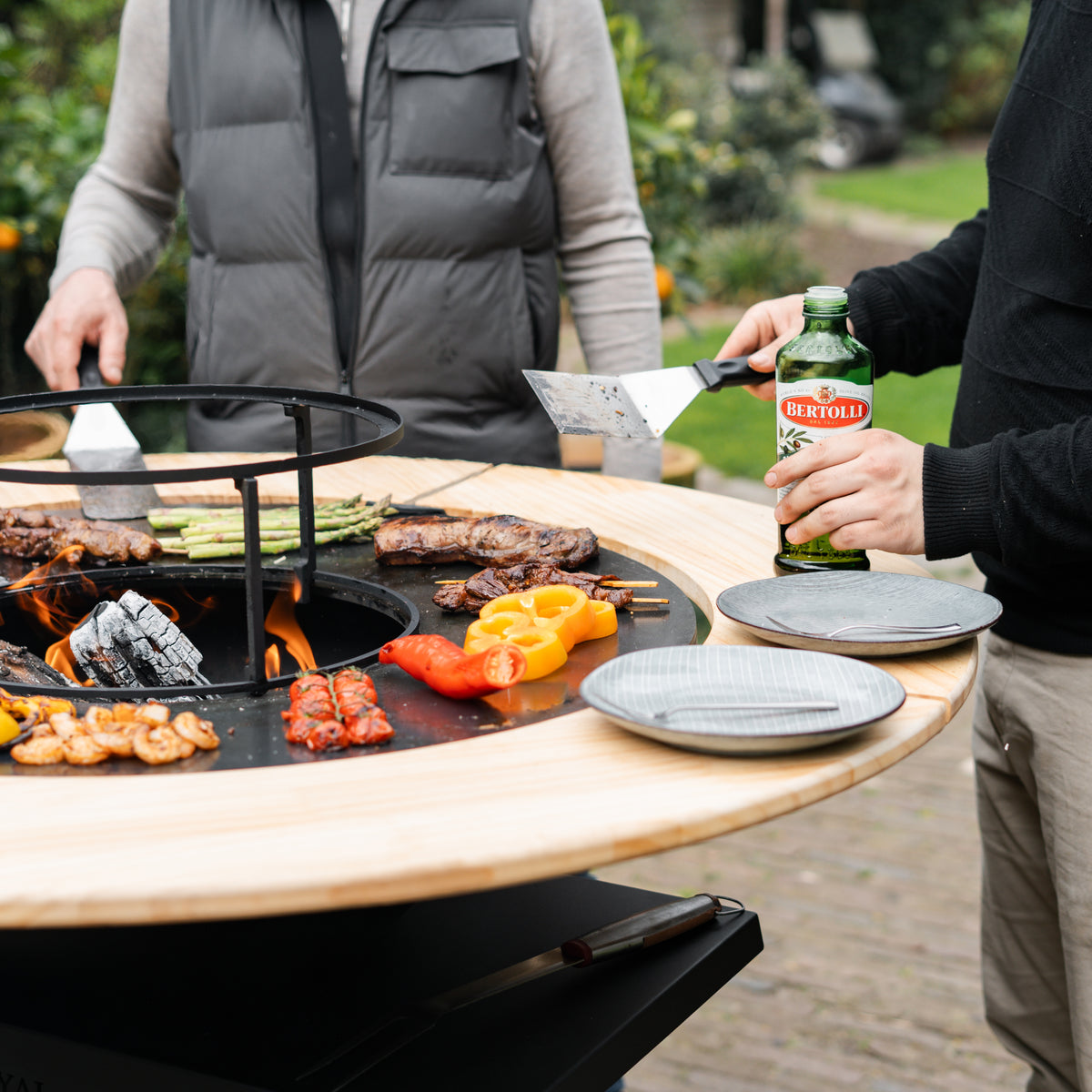 BBQ Plancha Grill Compañero XXL Blackline 2.0 - Con Borde de Madera Plancha Mesa