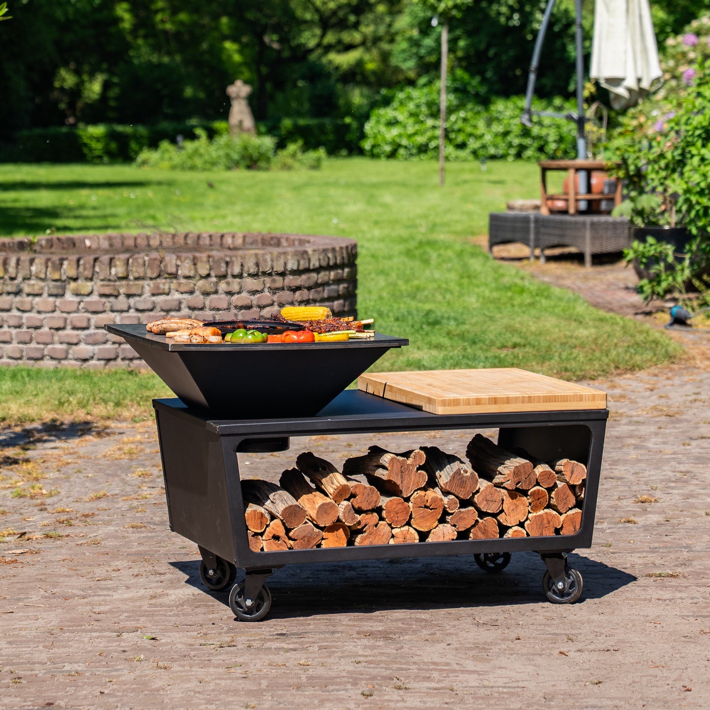 BBQ Plancha Grill Compañía - con funda y leñero 60Ø - Con Tabla de Cortar