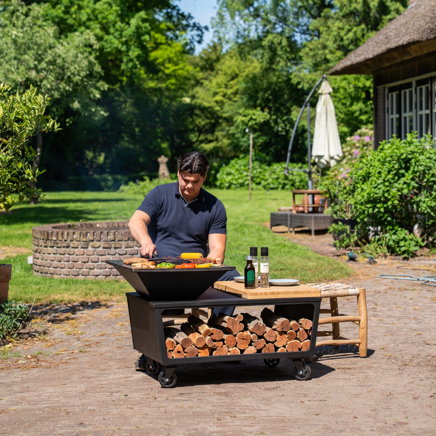 BBQ Plancha Grill Compañía - con funda y leñero 60Ø - Con Tabla de Cortar