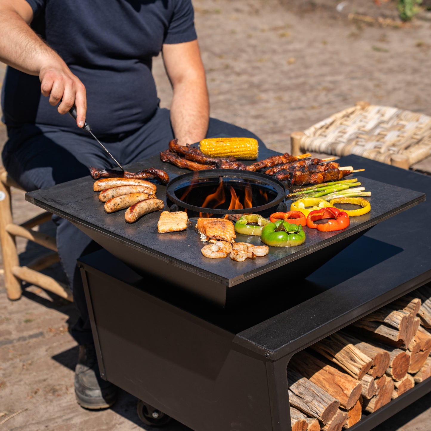 BBQ Plancha Grill Compañía - con funda y leñero 60Ø - Con Tabla de Cortar