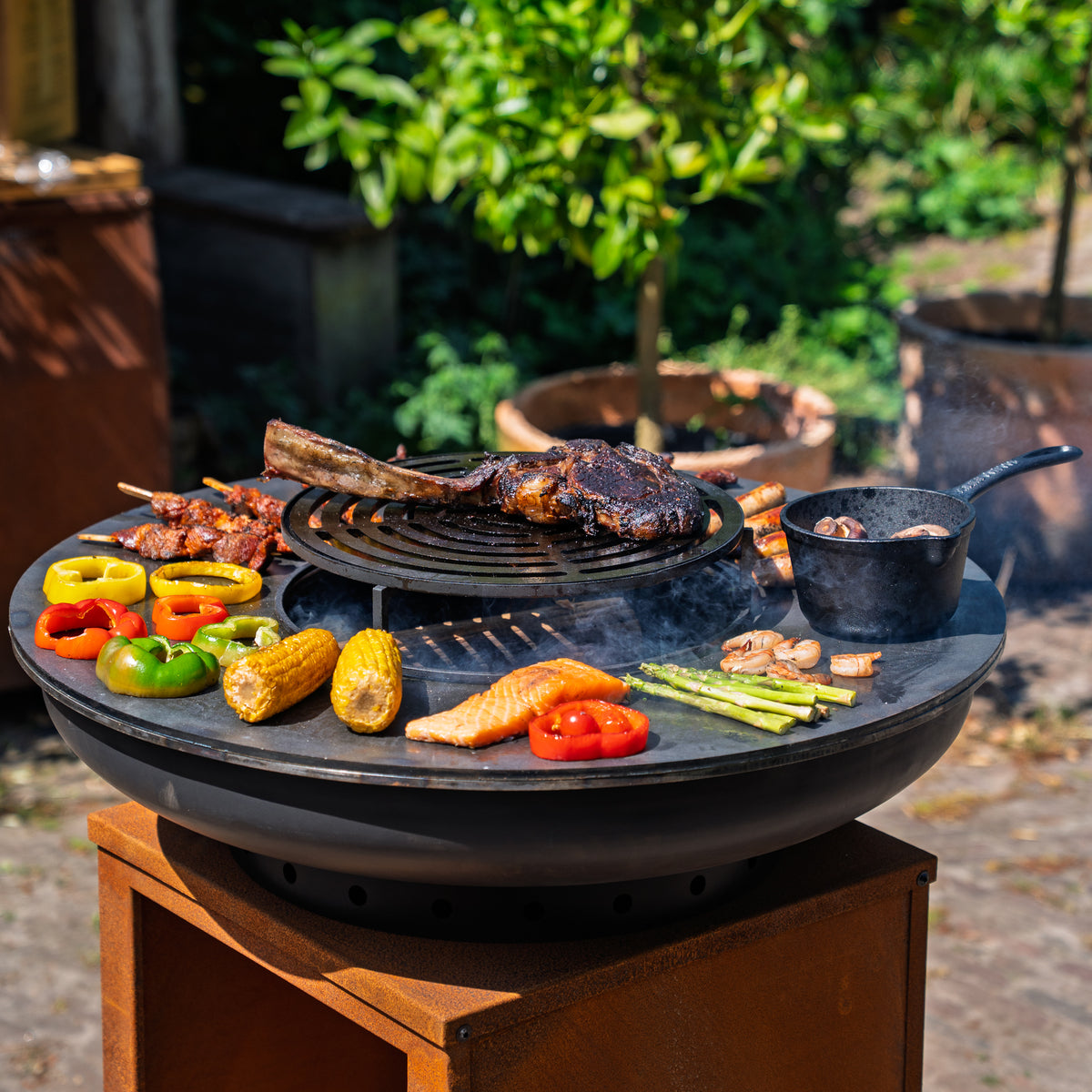 BBQ Plancha Grill Hermano XXL Blackline Acero Corten - Con atizador y almacén de leña Ø80cm 8mm