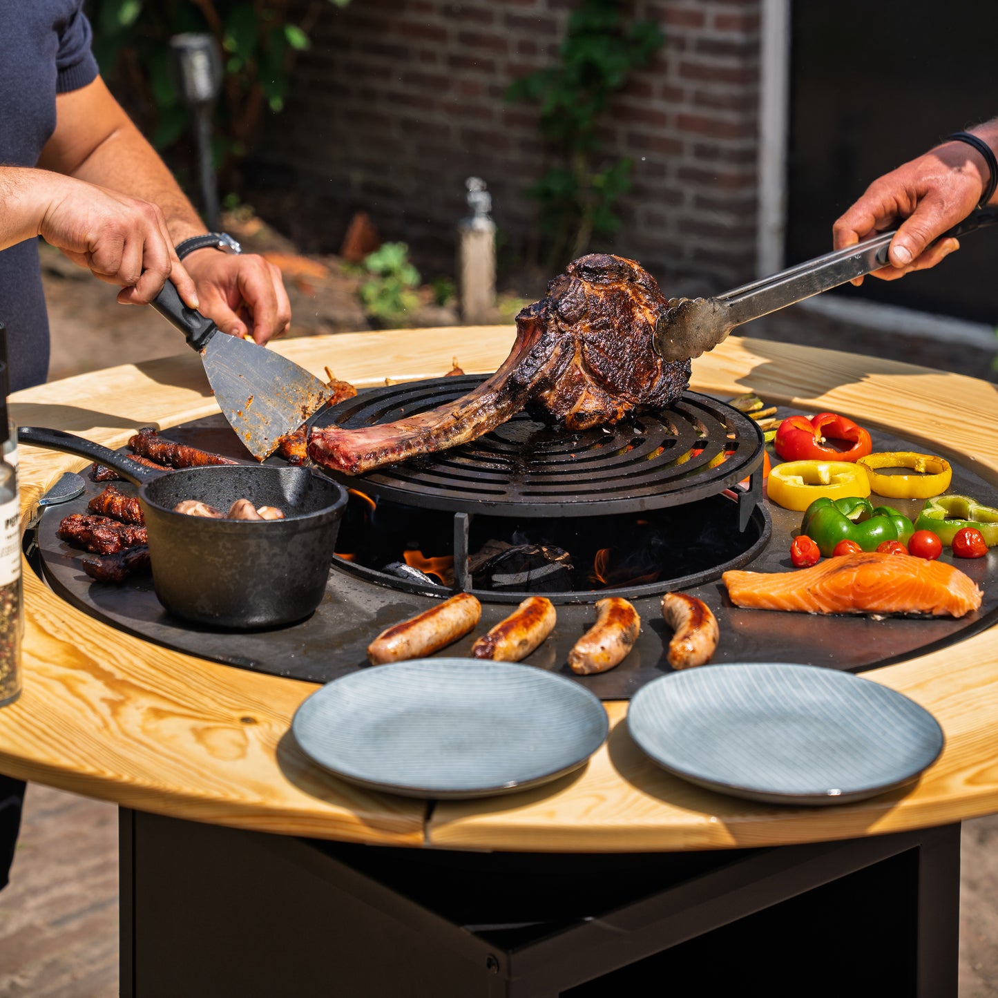 BBQ Plancha Grill Hermano XXL Blackline - Ø80cm 8mm Con Borde de Madera Mesa