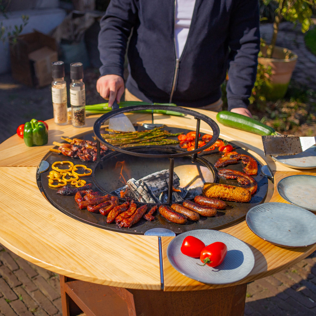 BBQ Plancha Grill Maestro Ø70cm Acero Corten - Con Borde de Madera Plancha Mesa