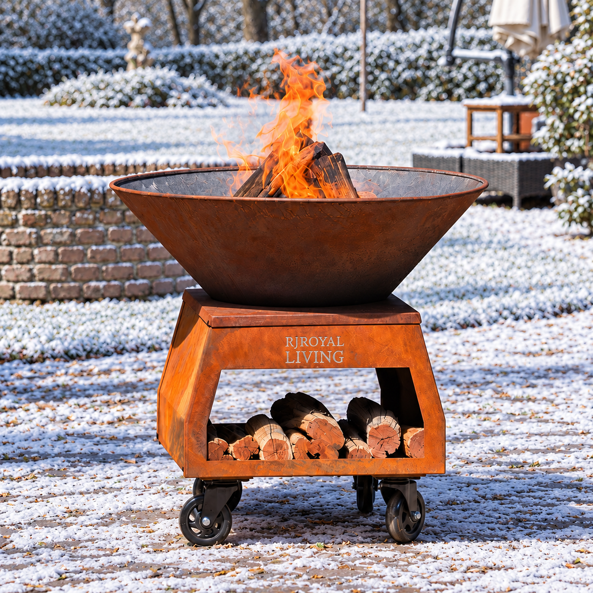 RJRoyal Living Brasero Cortenstaal 75 cm zonder bakplaat in besneeuwde tuin