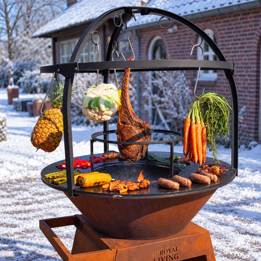 RJRoyal Living Cage 80 cm met haken in winterse tuin