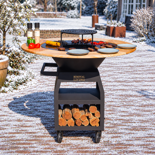 RJRoyal Living Maestro XXL 80 Blackline met Mesa in besneeuwde tuin